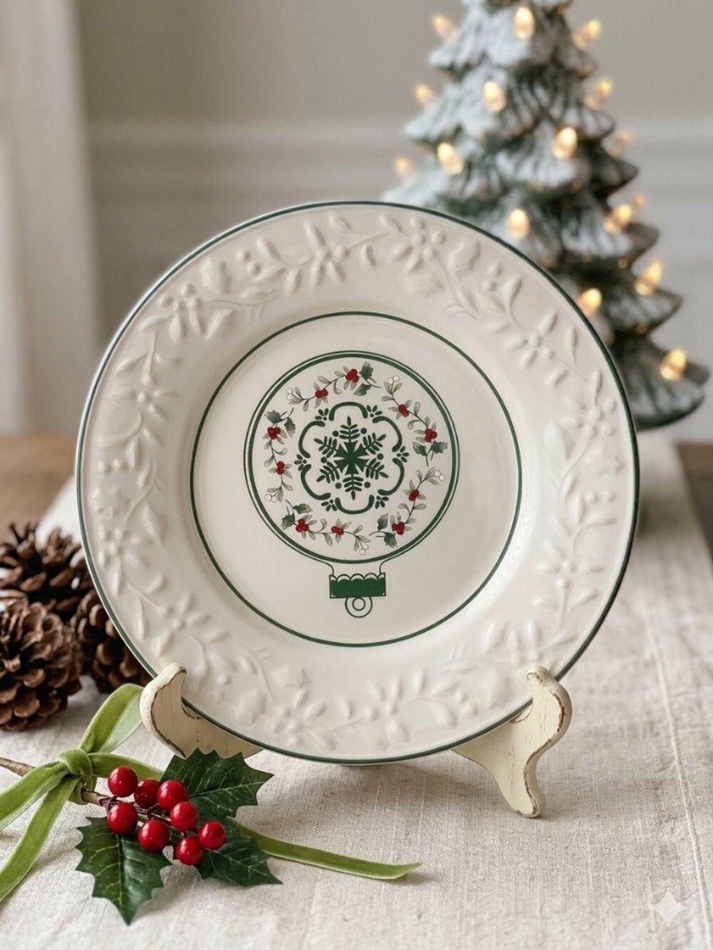 Pfaltzgraff Winterberry Ornament Accent Plate Christmas Holiday 8 Inch – NWOT